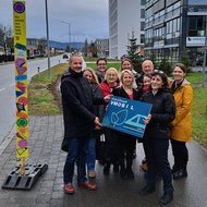 Verkehrsverbund Vorarlberg spendet KlimaTickets VMOBIL an Personenbegleiter:innen der ifs Integrativen Arbeitsstruktur